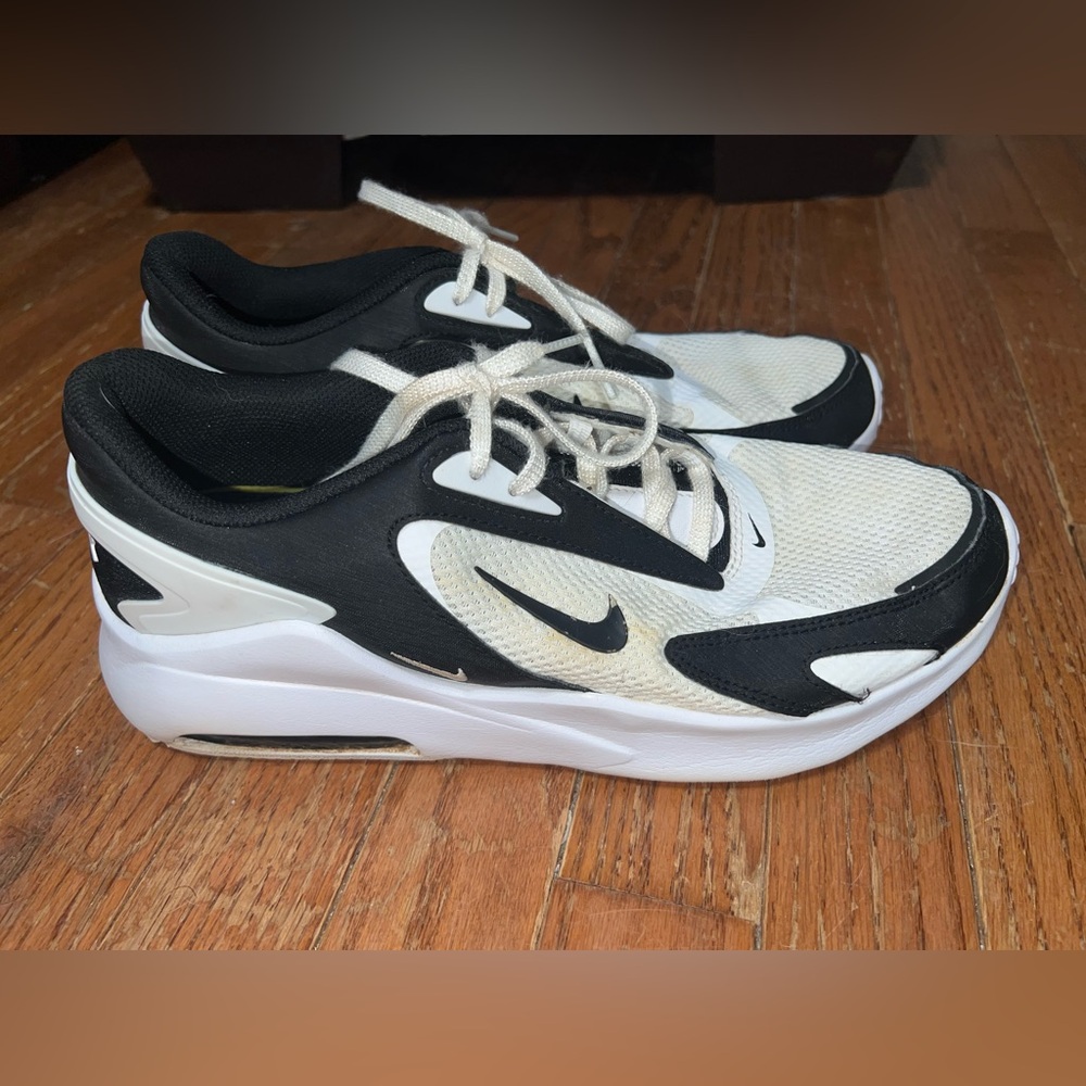 Women’s Black and White Nike Air Max Size 11.5